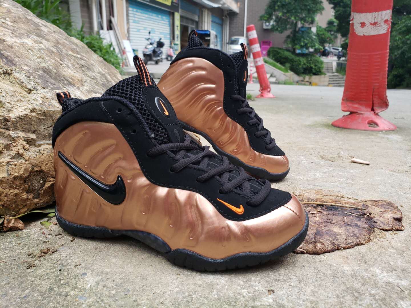 Kids Nike Air Foamposite Pro Gold Black Shoes